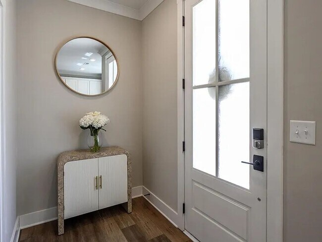 Building Photo - End-Unit Townhome w/3BR + 2-Car Garage + Balcony