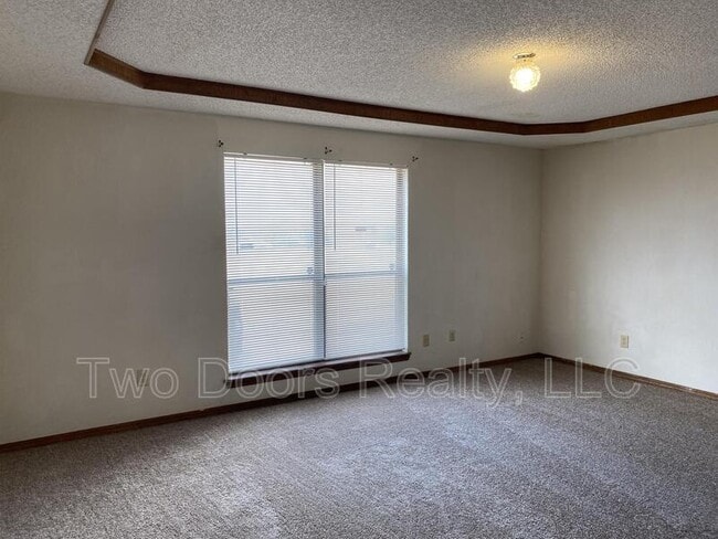 Building Photo - 2820 SE 55th St