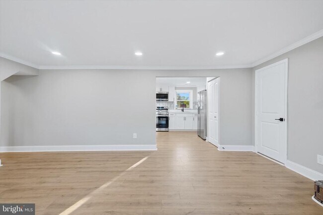 Building Photo - 906 Washington Ave