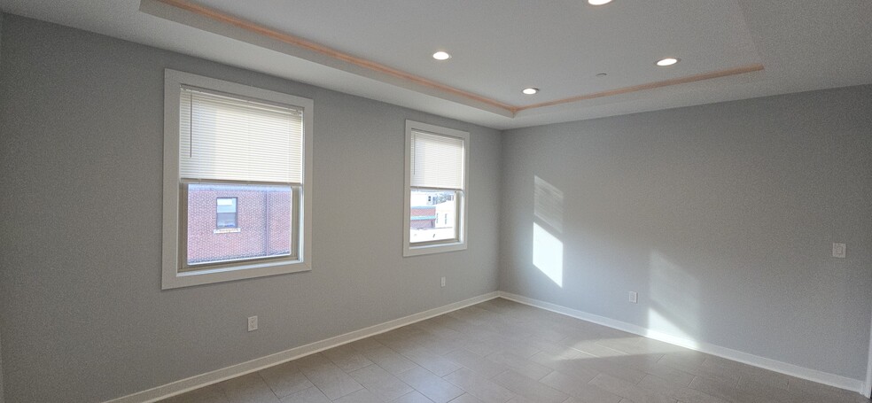 Building Photo - 603 E Girard Ave