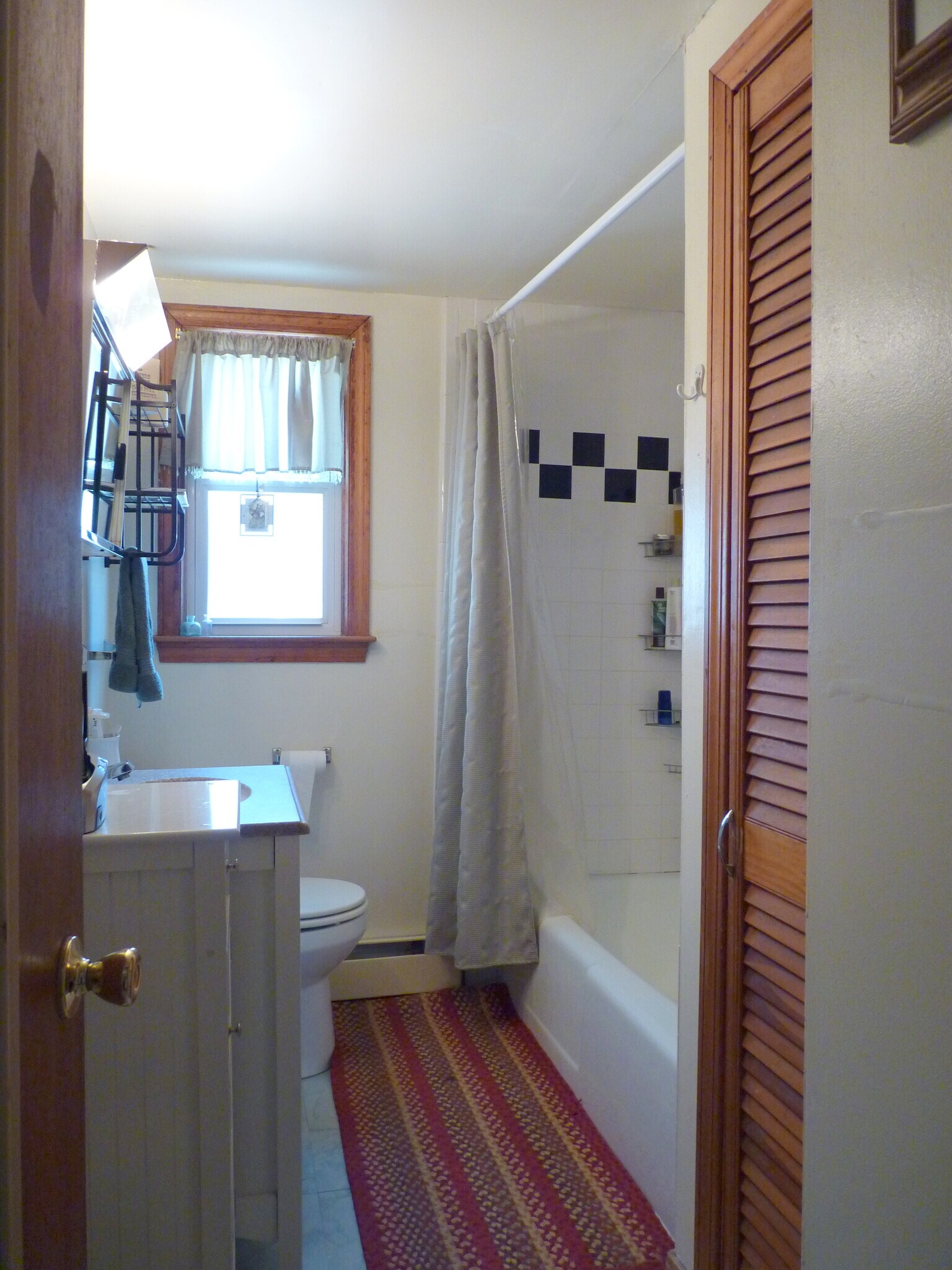Full bath with shower and linen closet - 59 Cumberland Ave