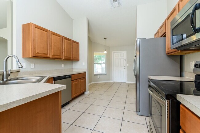 Building Photo - 803 Halifax Dr