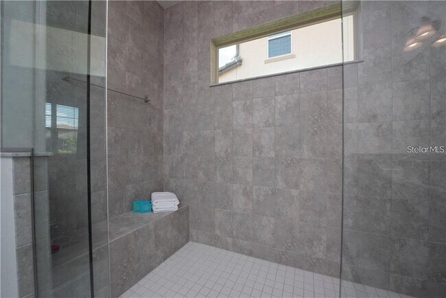 Building Photo - 13092 Stanthorne Ave