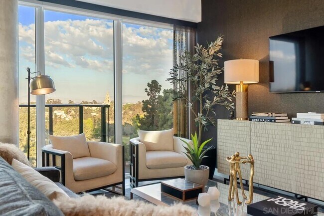 Building Photo - 525 Olive St