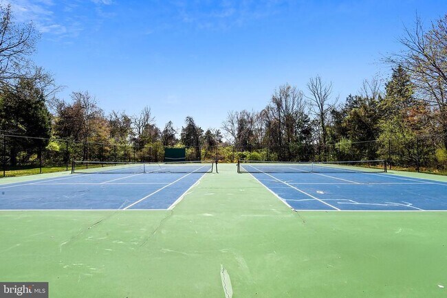 Building Photo - 980 Old Holly Dr