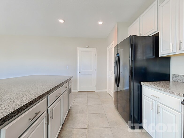 Building Photo - 17138 Sunshine Mimosa St