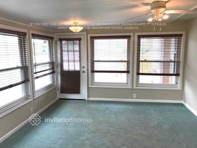 Building Photo - 11572 Twin Oaks Dr