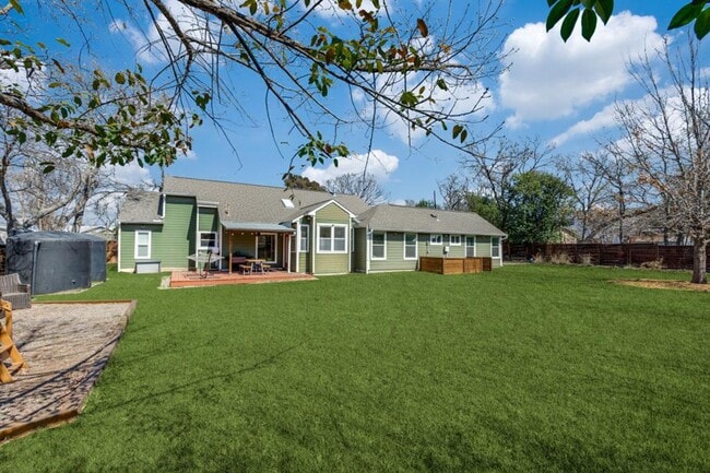 Building Photo - 1113 Taulbee Ln