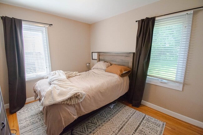 Building Photo - Charming 1-Bed Home With Patio + Garage Minutes From Downtown