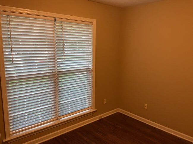 Building Photo - 1706 Hargrove Dr