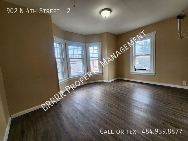 Building Photo - 902 N 4th St