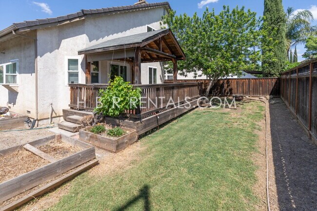 Building Photo - Charming Corner Haven: 3BR/2.5BA with Modern Upgrades in Tracy, CA