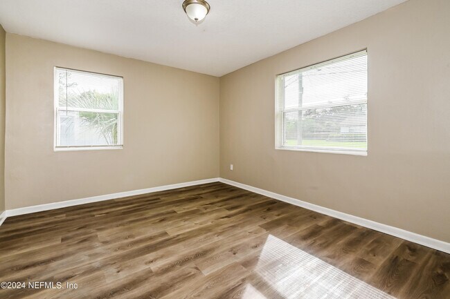 Building Photo - 2536 Emily Ln