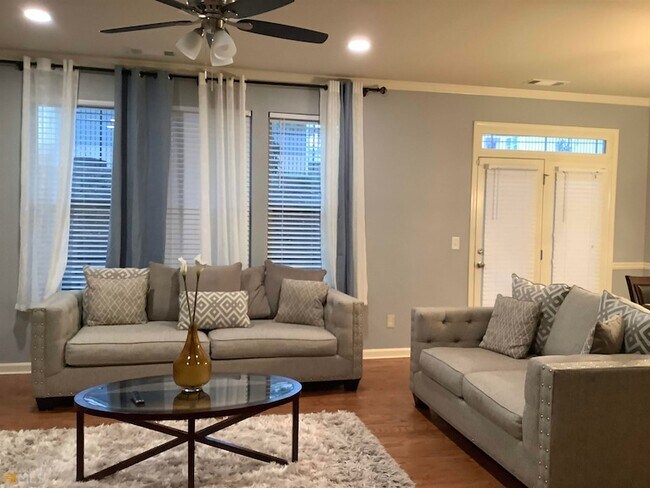 Building Photo - 1519 Creek Bend Ln NW