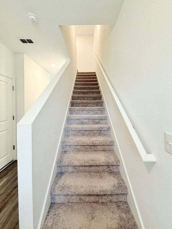 Building Photo - 38057 Elby Ln