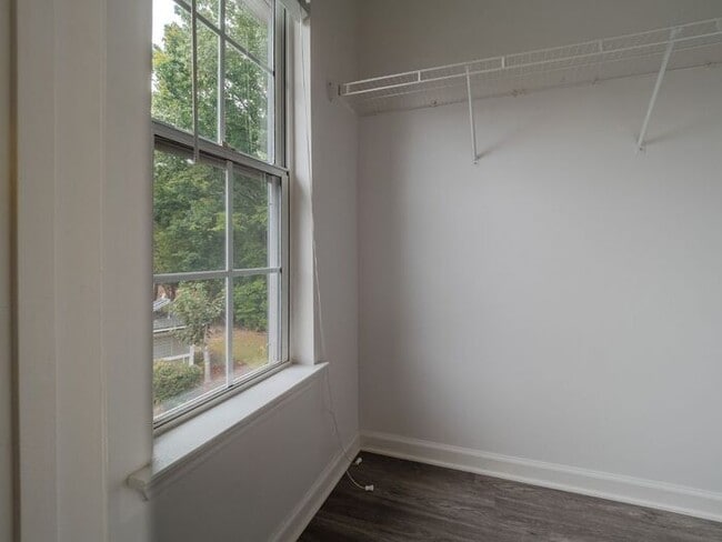 Building Photo - 1607 Cove Creek Cir