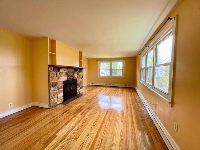 Building Photo - 54 Durfee Rd