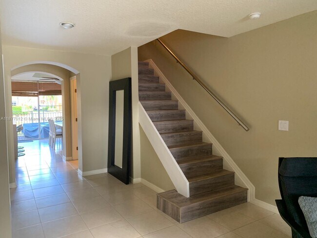 Building Photo - 4926 Leeward Ln