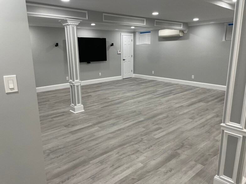 Building Photo - 2167 Marvin Pl