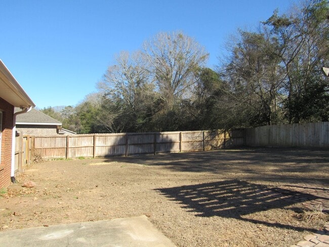 Building Photo - Near Ft. Rucker!