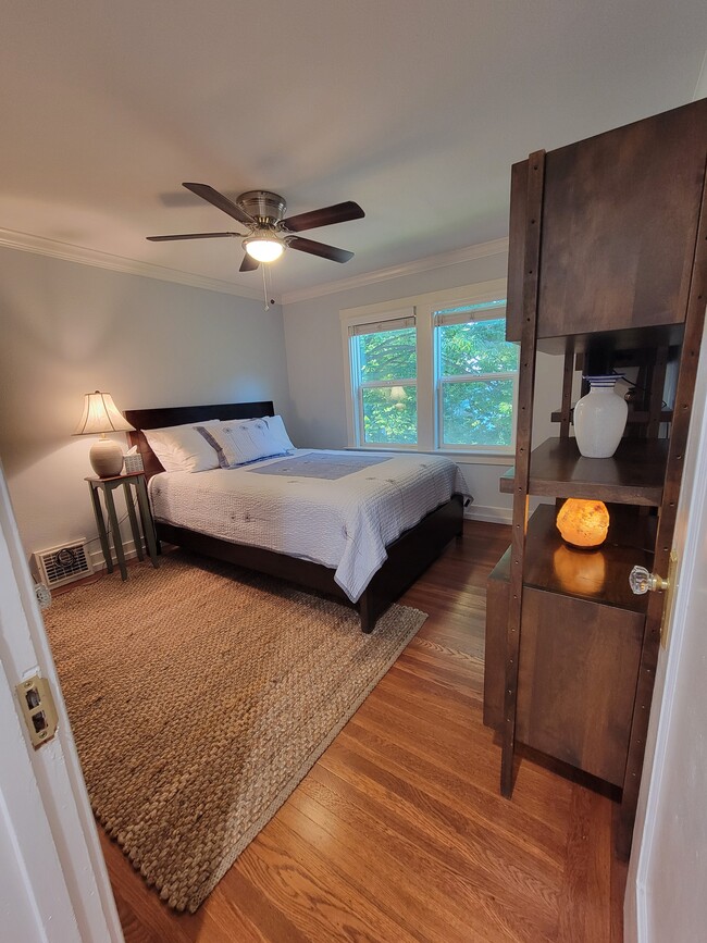 Building Photo - 3540 M St