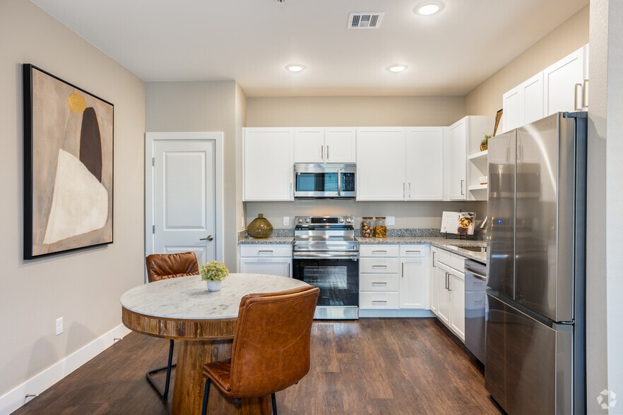 1BR, 1BA - 737SF - Kitchen - Prose at Painted Prairie