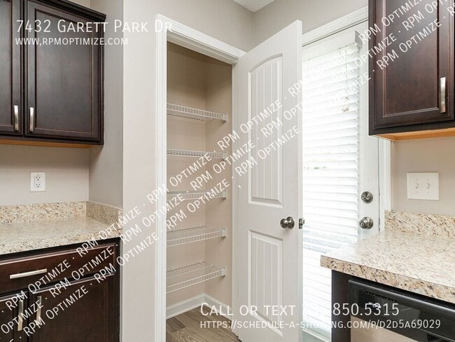 Building Photo - 7432 Garett Park Dr