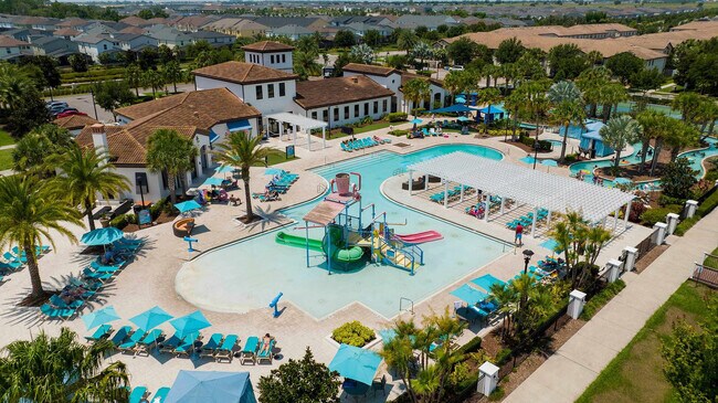 Building Photo - 2422 Dubai St