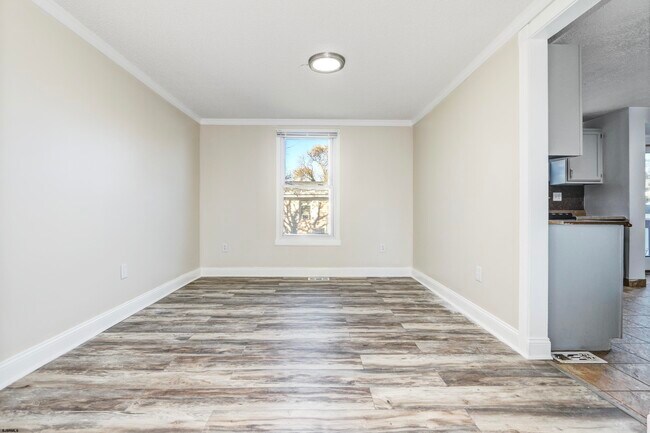 Building Photo - 1649 N Missouri Ave