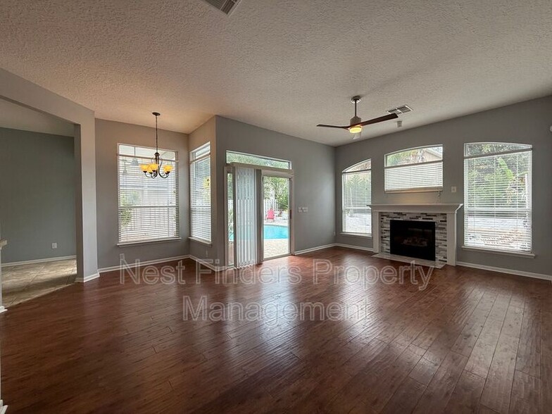 Building Photo - 1319 N Kyle Way