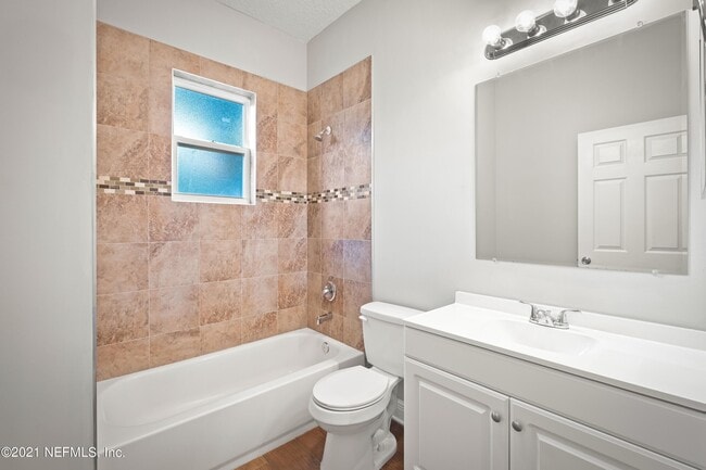 Building Photo - 1945 Redell St