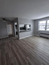 Building Photo - 1069 Midland Ave