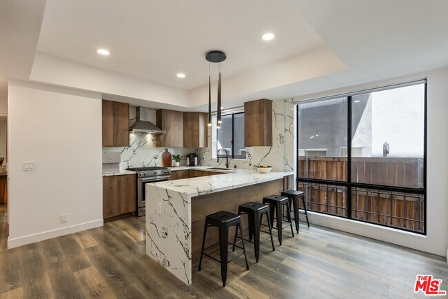 Building Photo - 1210 Kings Rd