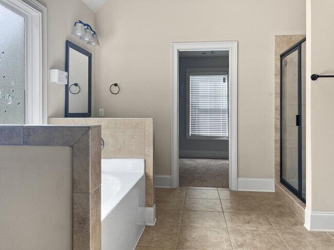Building Photo - 8614 Crenshaw Dr
