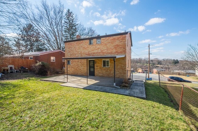 Building Photo - AVAILABLE MAY 1ST — STUNNING 3-BEDROOM HOME IN PENN HILLS!
