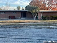 Building Photo - 126 Clubhill