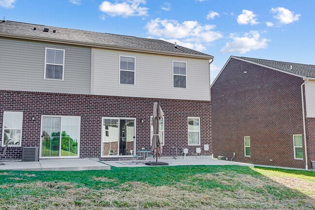 Building Photo - 7905 Pinnacle Point Dr