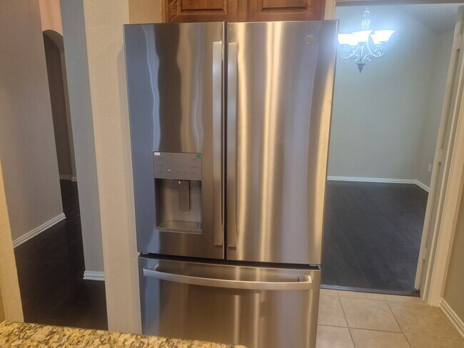 Building Photo - 709 Shady Meadow Ln