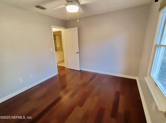 Building Photo - 13636 Capistrano Dr S