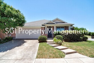 Building Photo - 9889 Willowick Ave