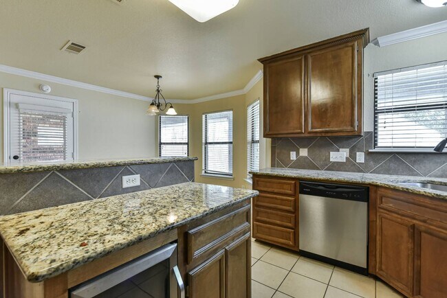 Building Photo - 6905 Deorsam Loop