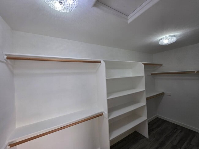 Building Photo - 4916 Laredo Dr