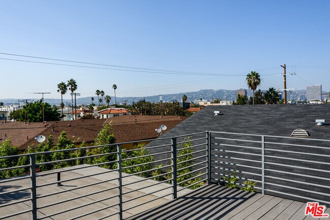 Building Photo - 1513 Orange Grove Ave