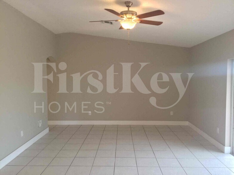 Building Photo - 12749 SW 207th Terrace