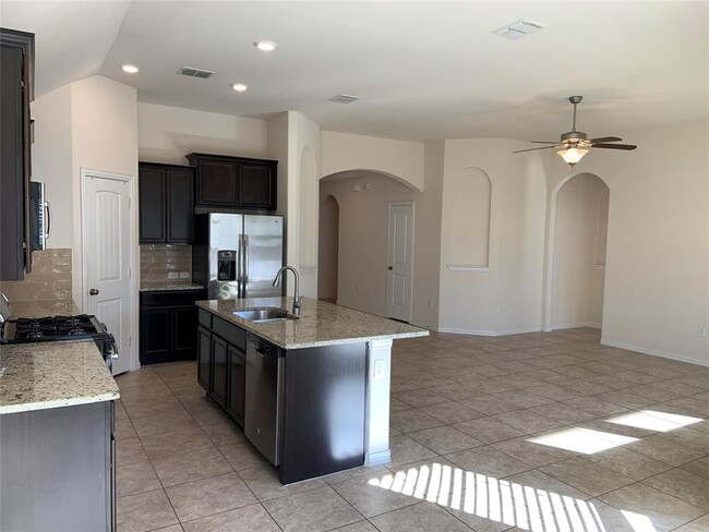Building Photo - 501 Cardenas Ln