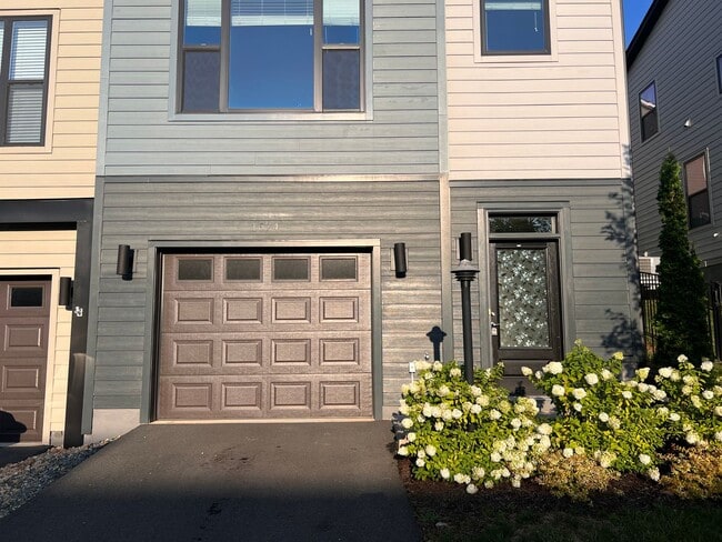 Building Photo - 1674 Delphi Dr