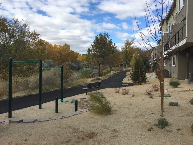 Building Photo - NW Reno Luxury End Unit Townhouse - On the...