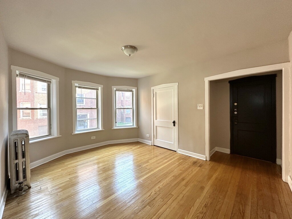 Building Photo - 4031 W Melrose St