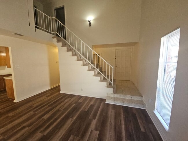 Building Photo - Updated Townhome with Upgrades