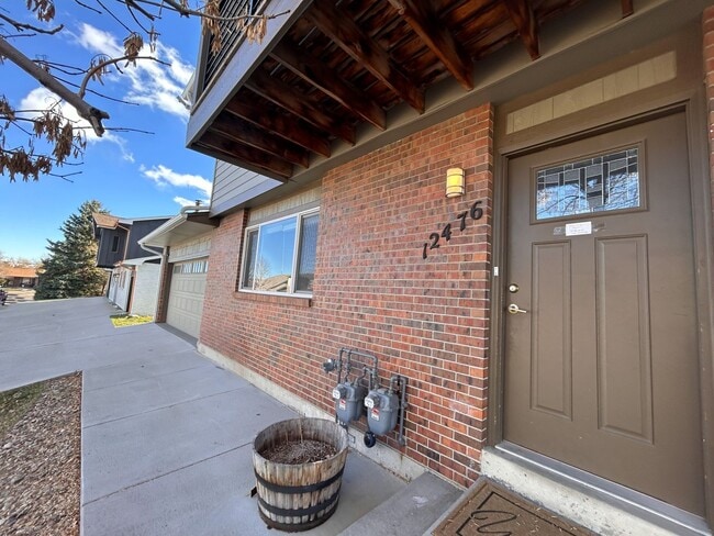 Building Photo - $0 DEPOSIT OPTIONS. SPACIOUS 4-BEDROOM, 3.5-BATH DUPLEX OFF 6TH AVE FREEWAY, MINUTES FROM COLORAD...